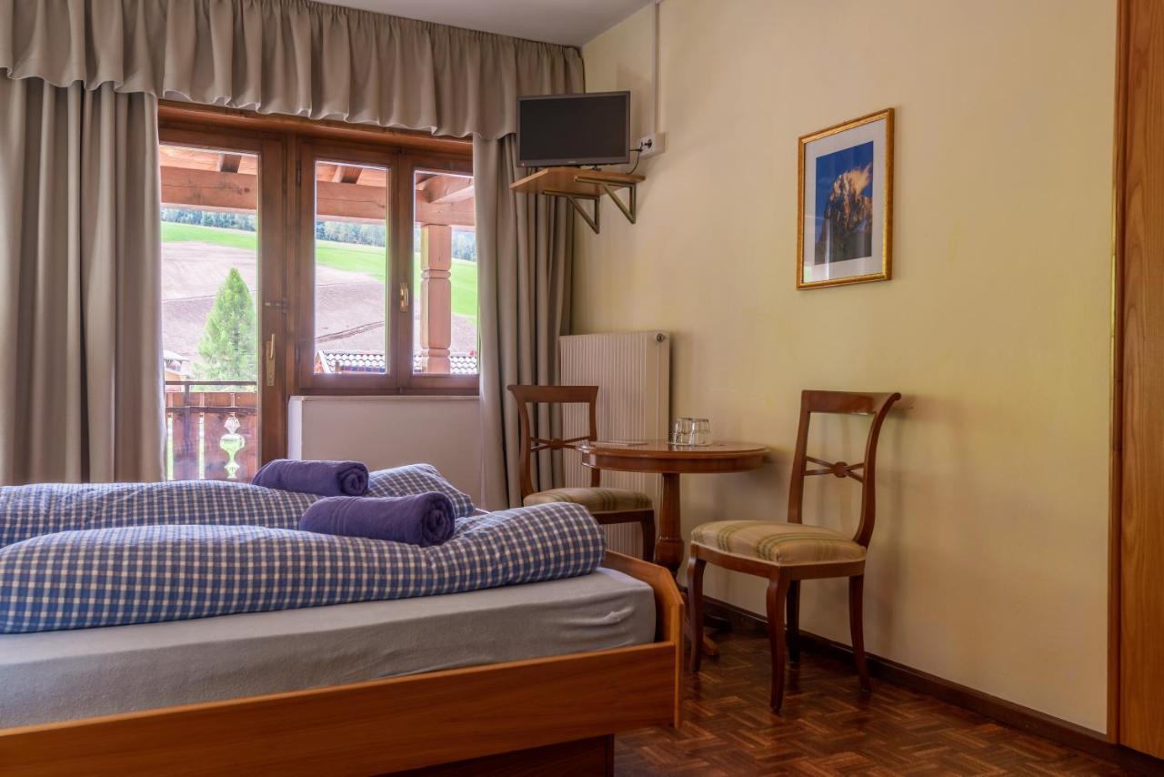 Appartements Pension Sonia Funes  Bagian luar foto