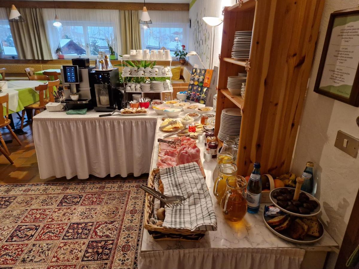Appartements Pension Sonia Funes  Bagian luar foto